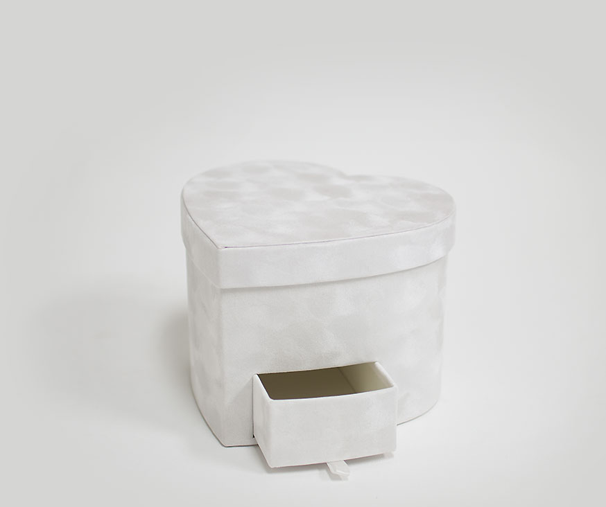w7801 White Velvet Heart Shaped Box with Drawer