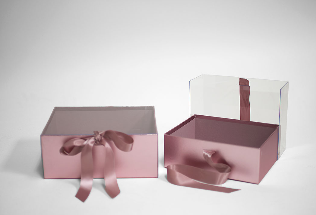 W7970 Rose Gold Rectangular Flower Boxes With Clear Lid and Ribbon Set of 2 W7970 Rose Gold Rectangular Flower Boxes With Clear Lid and Ribbon Set of 2