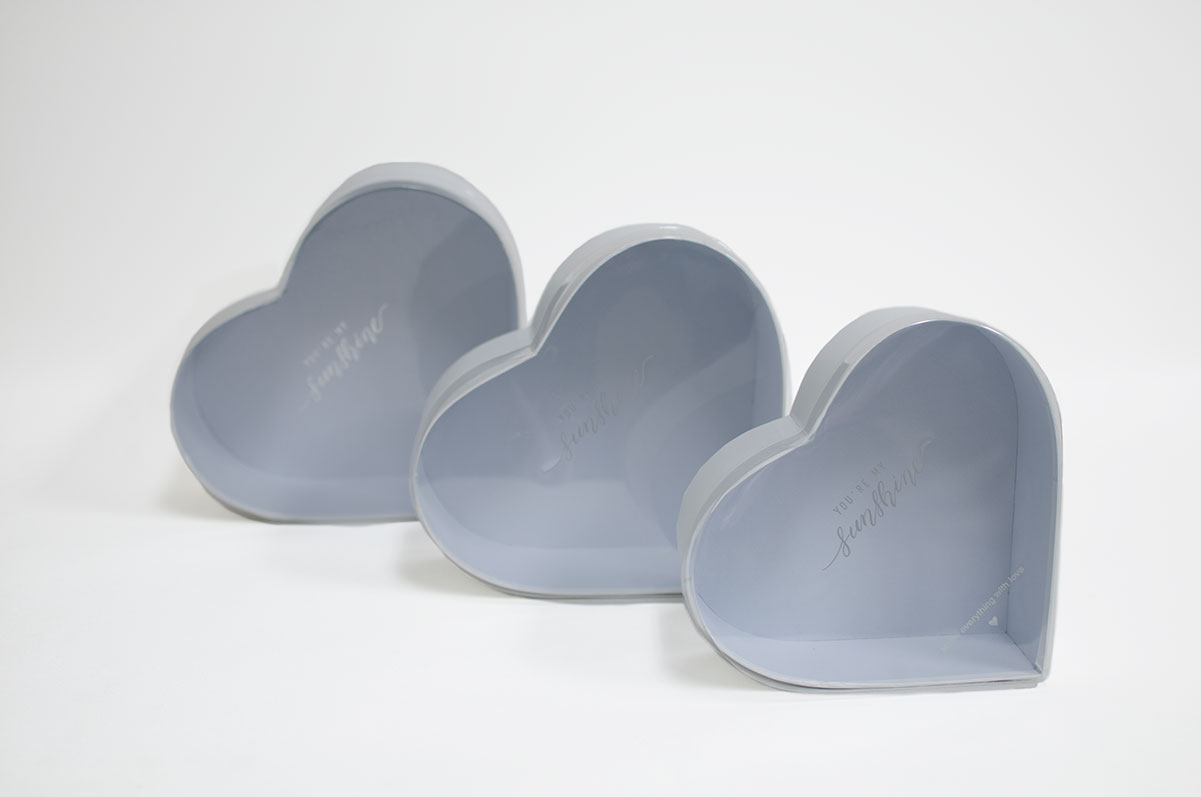 W9825 Clear Lid White Heart Shape Flower Box Set of 3