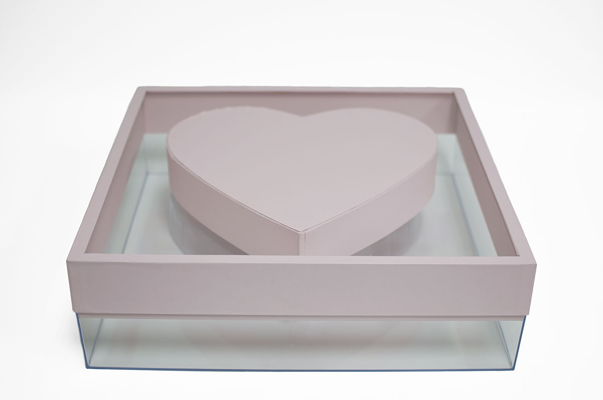 X Large Pink Transparent Hard Plastic Square Flower Box With Heart Shape In The Middle X Large Pink Transparent Hard Plastic Square Flower Box With Heart Shape In The Middle